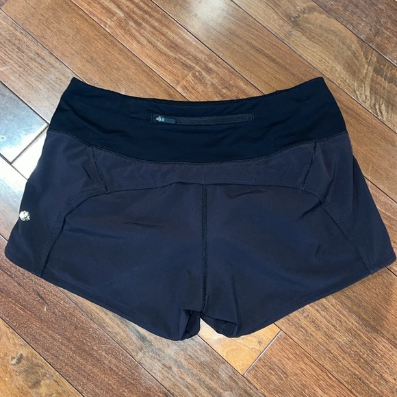 Lululemon Size 4 Speed Up Shorts - Picture 2 of 6